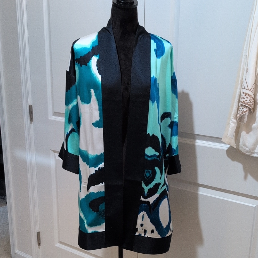 Chicos NWOT Travelers Watercolor Blue & White Kimono